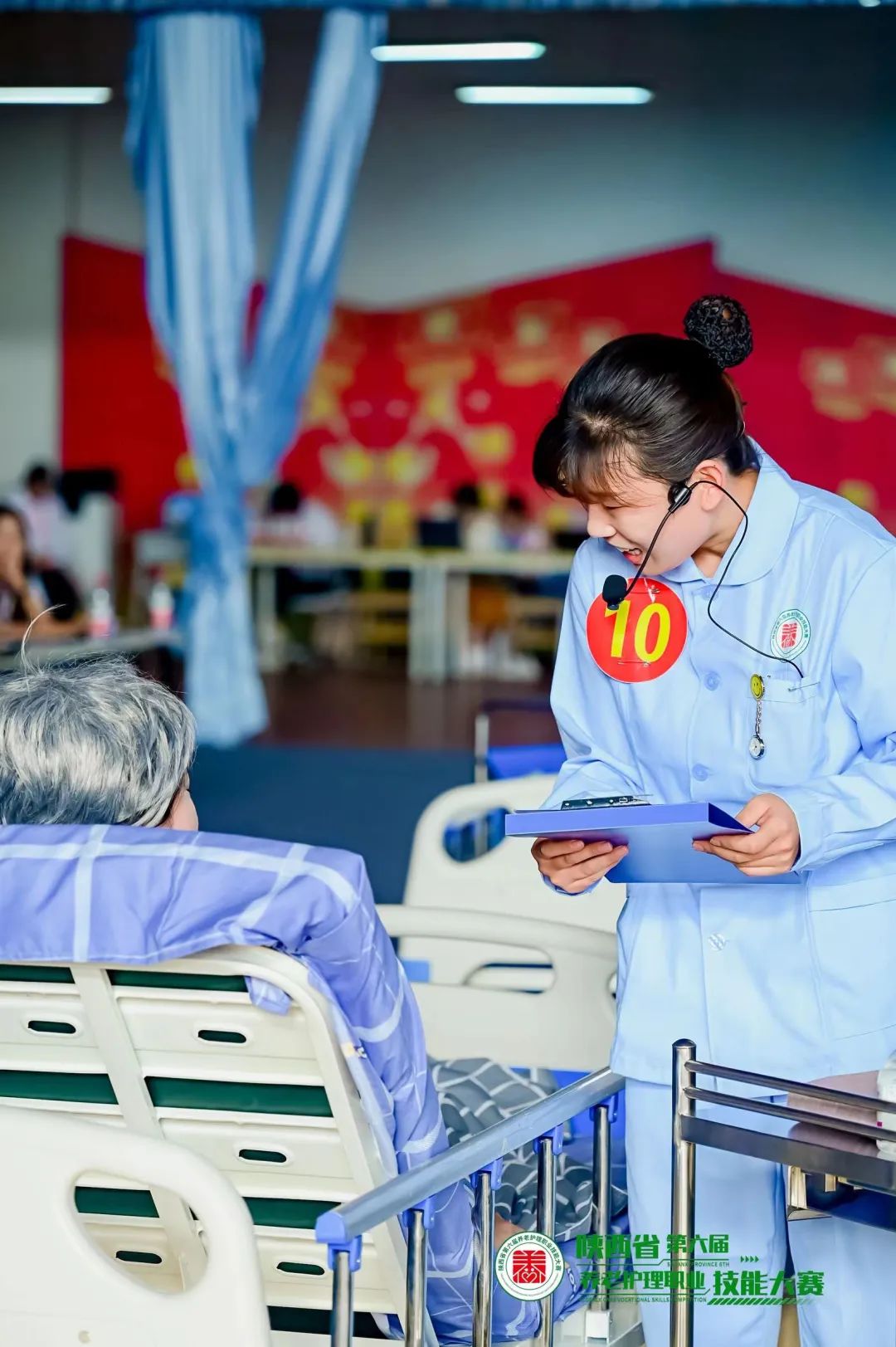 頤悅養(yǎng)老公司的李露露，你是好樣的！