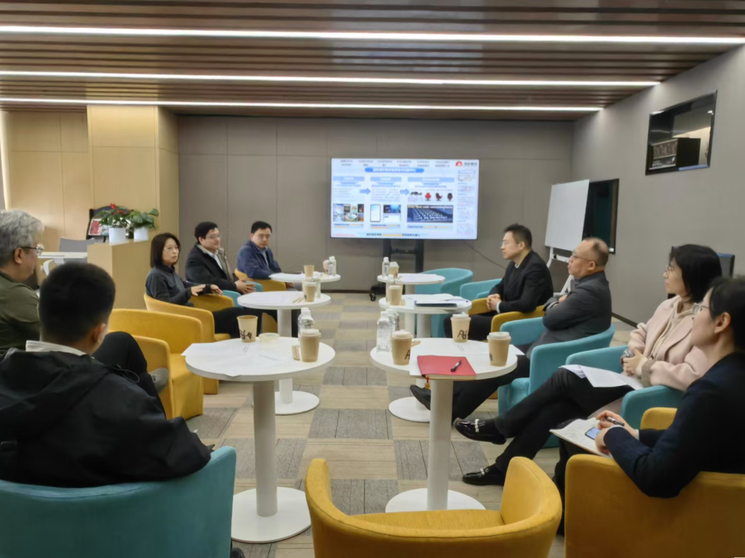 貫徹“XR產(chǎn)業(yè)創(chuàng)新中心”建設(shè)戰(zhàn)略布局，西投控股赴西部電影集團有限公司座談交流
