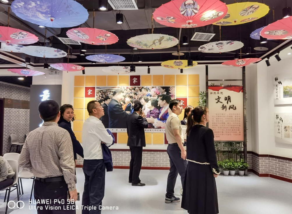 公司固定收益部黨支部、投行業(yè)務(wù)部黨支部、綜合事務(wù)部與金融（產(chǎn)業(yè)）基地保障黨支部開展聯(lián)合黨日活動(dòng)