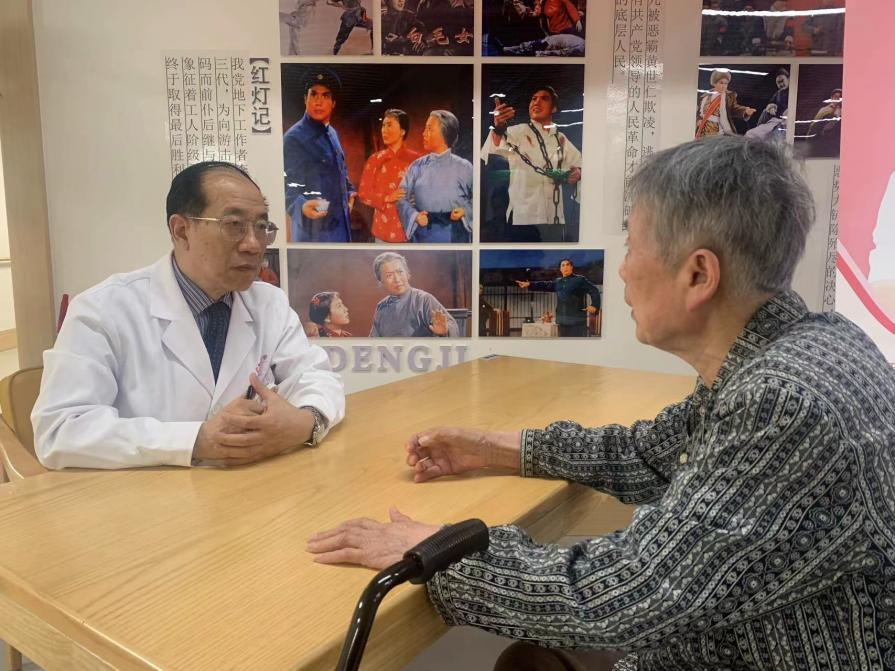 醫(yī)養(yǎng)融合 老有所“醫(yī)”|| 西安國際醫(yī)學康復醫(yī)院愛心義診走進頤信養(yǎng)老西關里